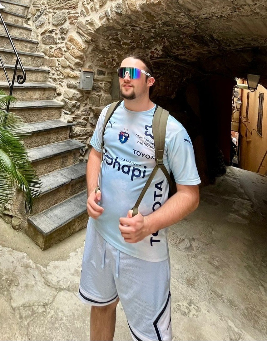 Profil de Larsen, 27 ans, Rencontre à Oka